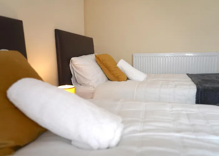 Peaceful Cosy 2 Bed House In Manchester